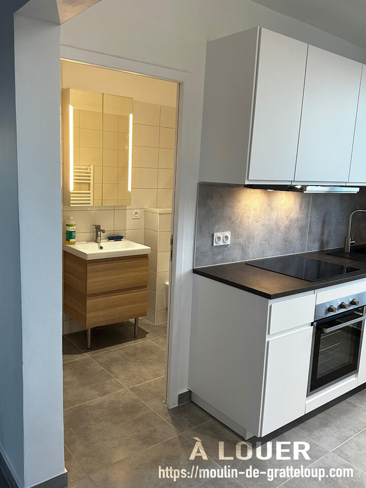 vers la salle de douche